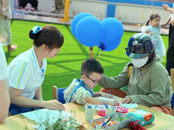 Ngày Quốc tế Phụ nữ 8/3 tại Apexschool - Khi yêu thương trở thành những kỷ niệm tuổi thơ